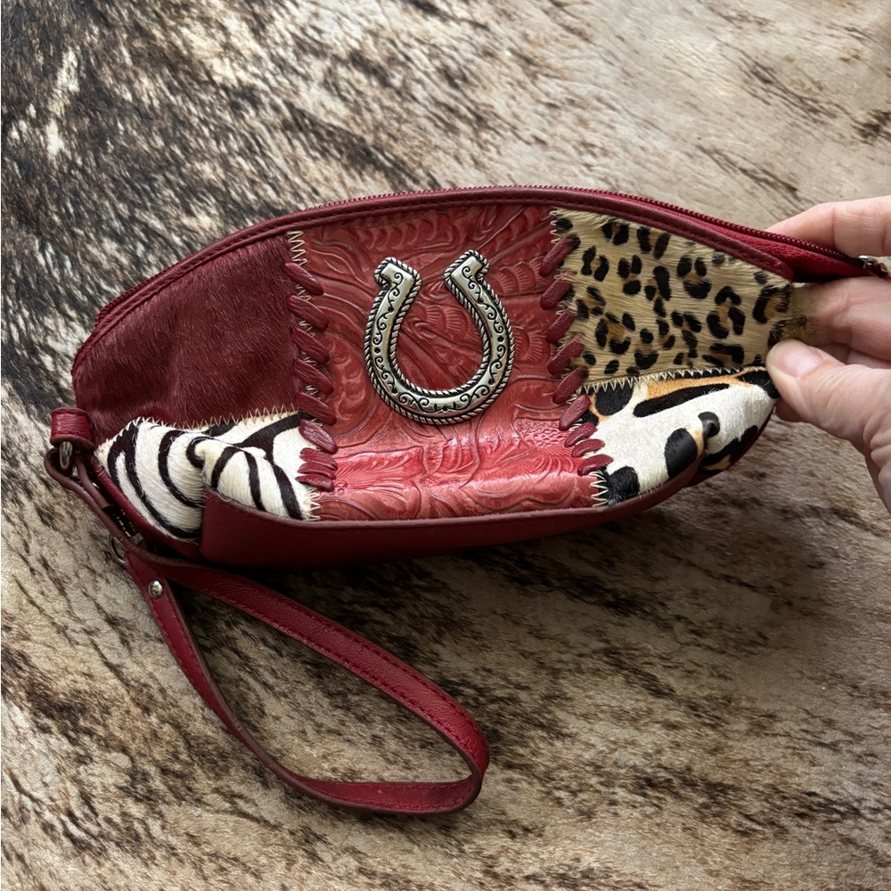 horse shoe cowgirl clutch purse